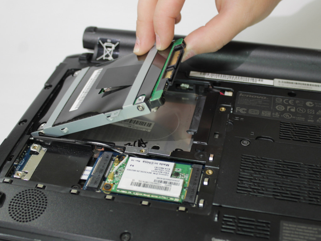 Замена жесткого ноутбуке. Жёсткий диск для ноутбука леново. Lenovo 2.5" HDD Filler. Ссд на ноутбук леново. Достаем жесткий диск ноутбука THINKPAD t14.