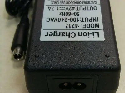 Блок питания для гироскутера Xiaomi, 7.9x5.5мм с иглой, 72W (36V, 2A) (двухконтактный разъём)