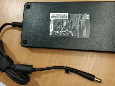 Блок питания 230W для ноутбука HP elitebook 8770w с иглой Premium с сетевым кабелем