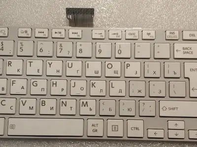 Клавиатура для ноутбука Toshiba Satellite L50D-A белая, с рамкой